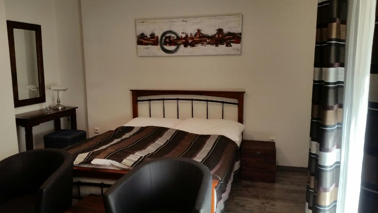 Sommelierka Apartment Valtice Luaran gambar
