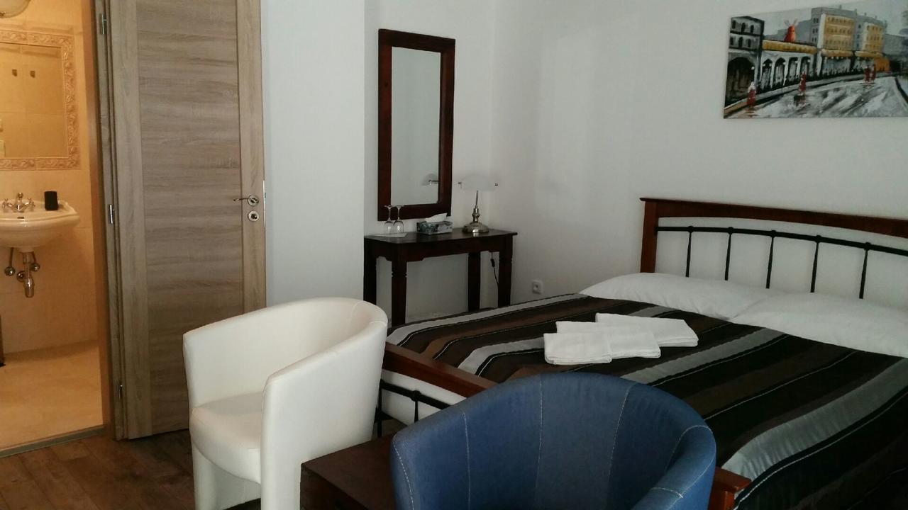 Sommelierka Apartment Valtice Luaran gambar